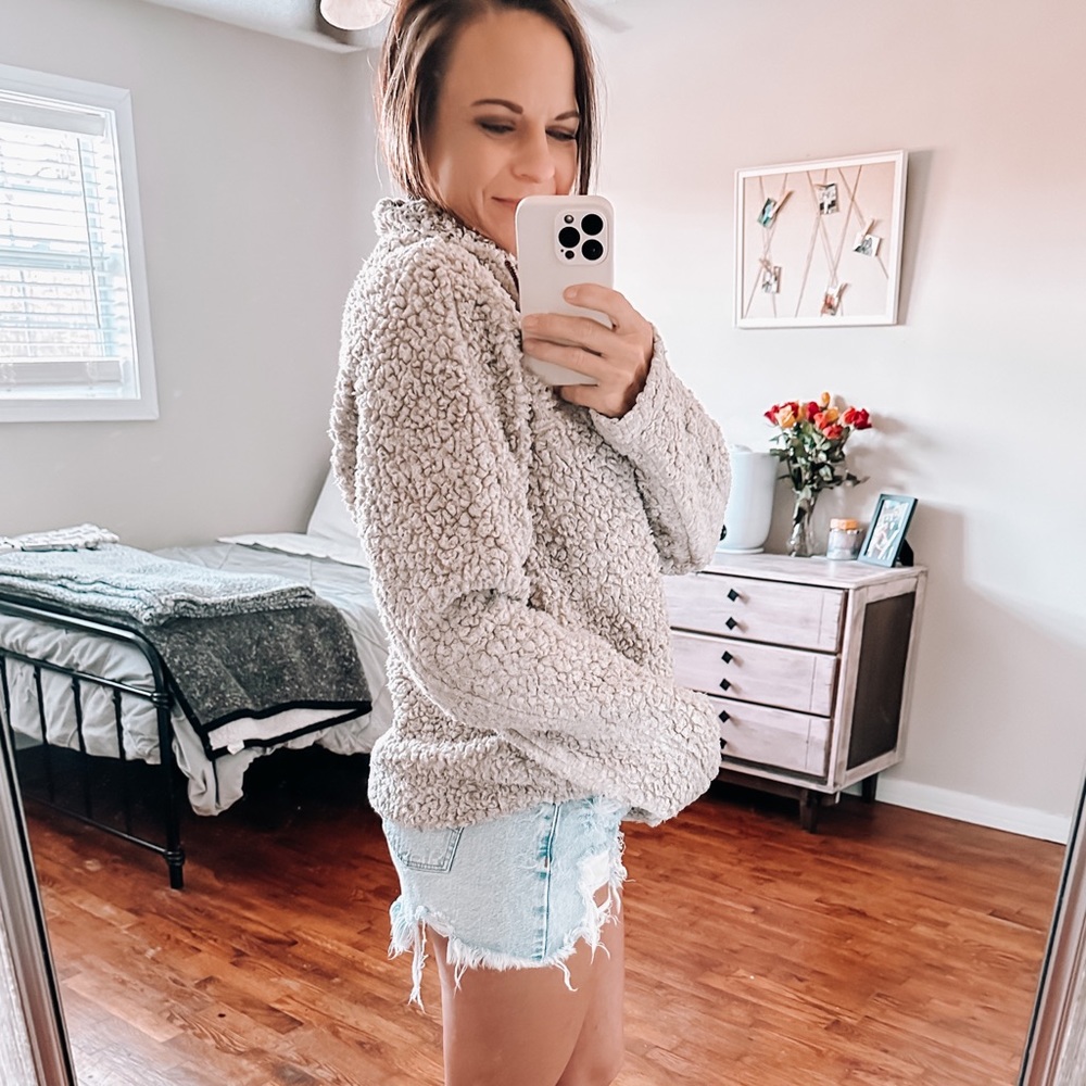 new ✨ true grit taupe sherpa pullover